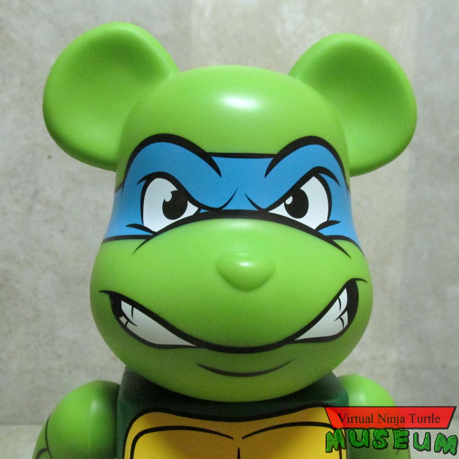 400% Leonardo close up