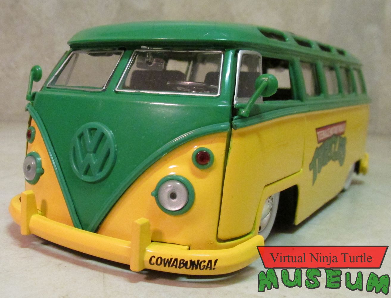 Volkswagen Bus front view