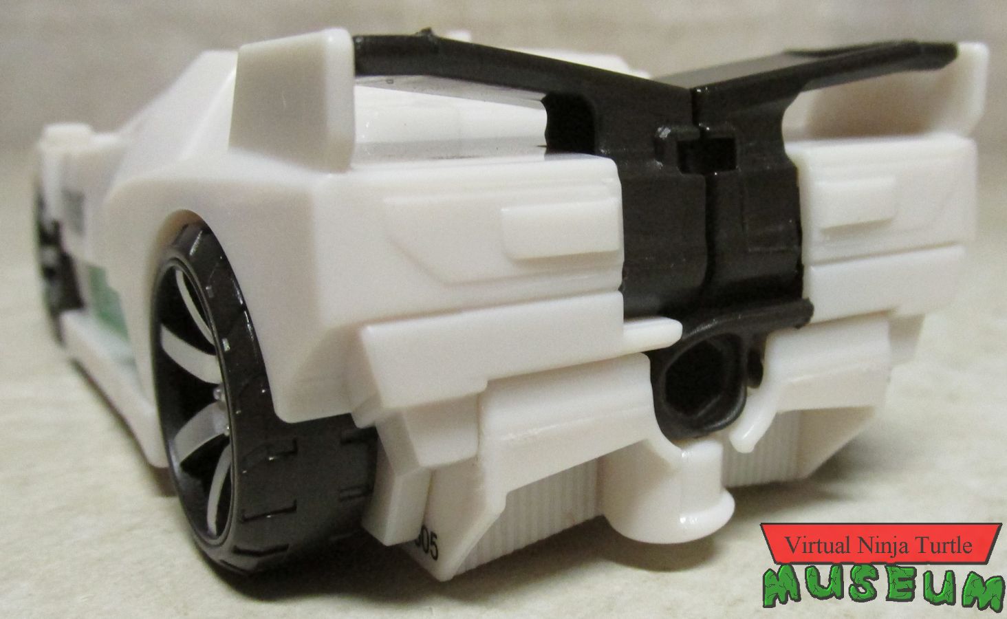 Wheeljack vehicle mode rear view